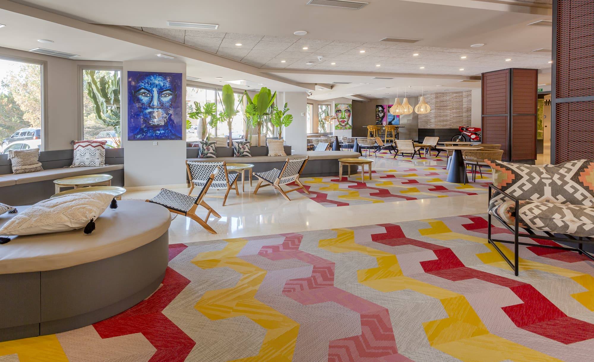 Marins Beach Club, Bar