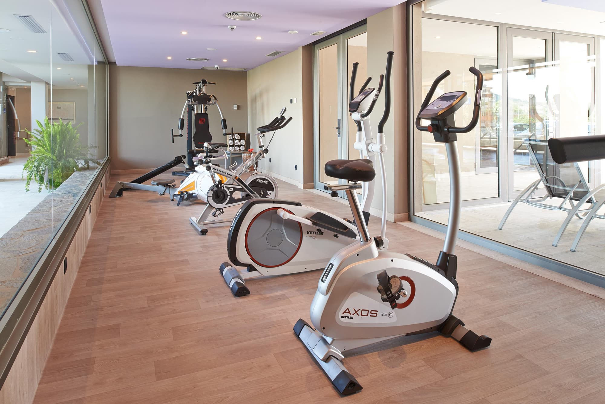 Marins Beach Club, Sports and Entertainment