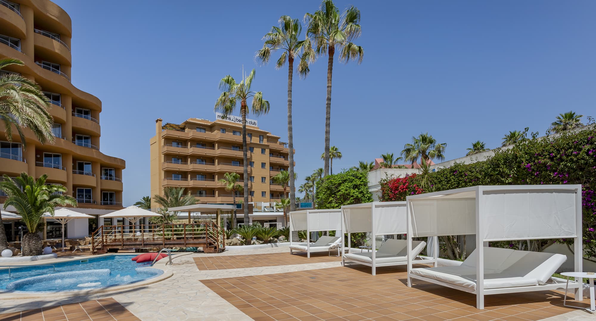 Marins Beach Club, Pool