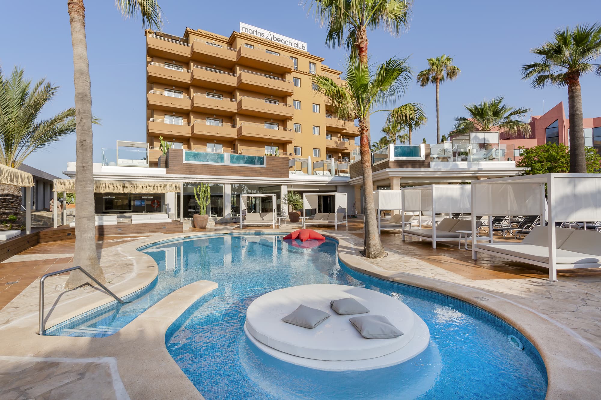 Marins Beach Club, Pool