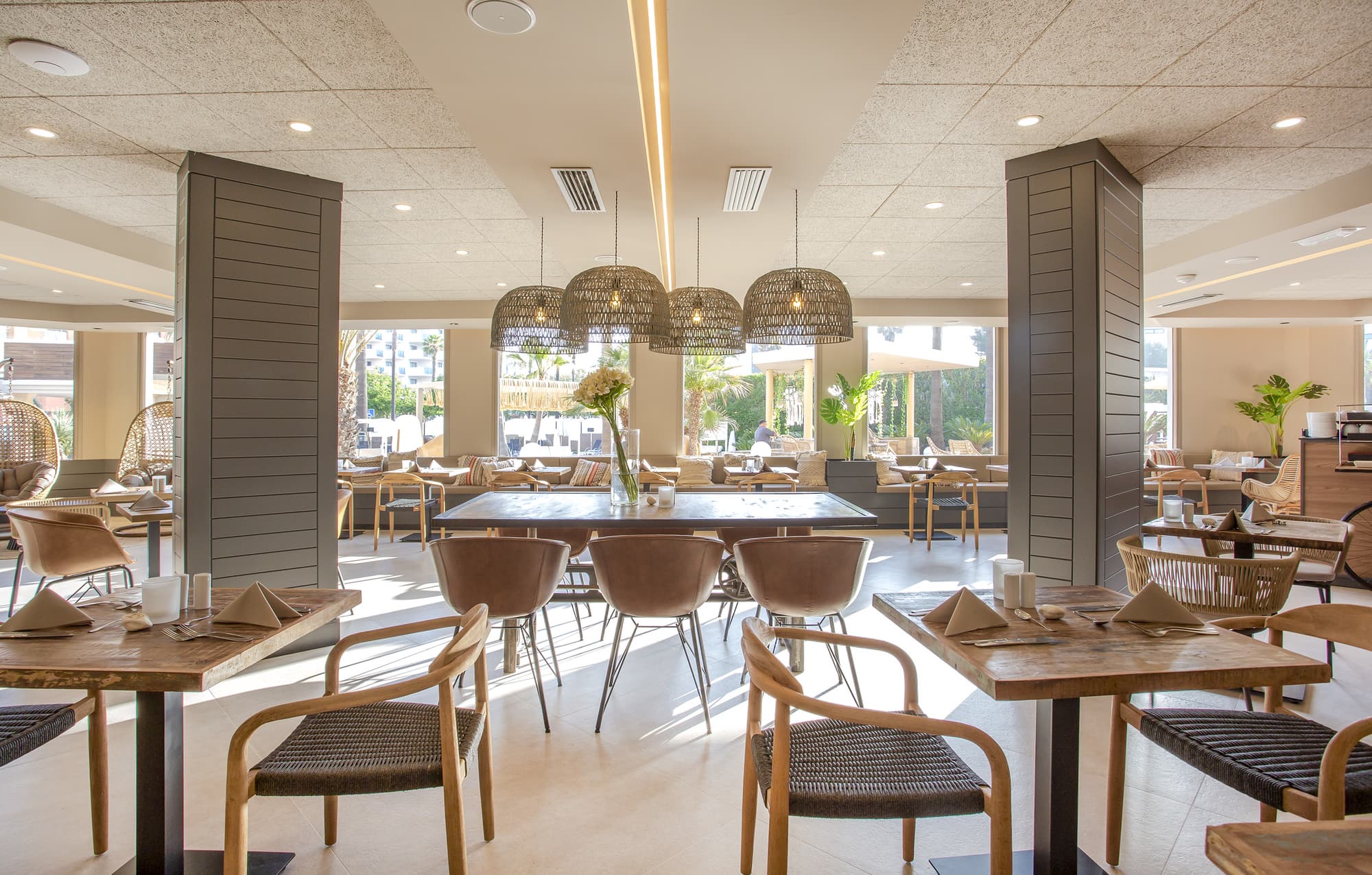 Marins Beach Club, Restaurant