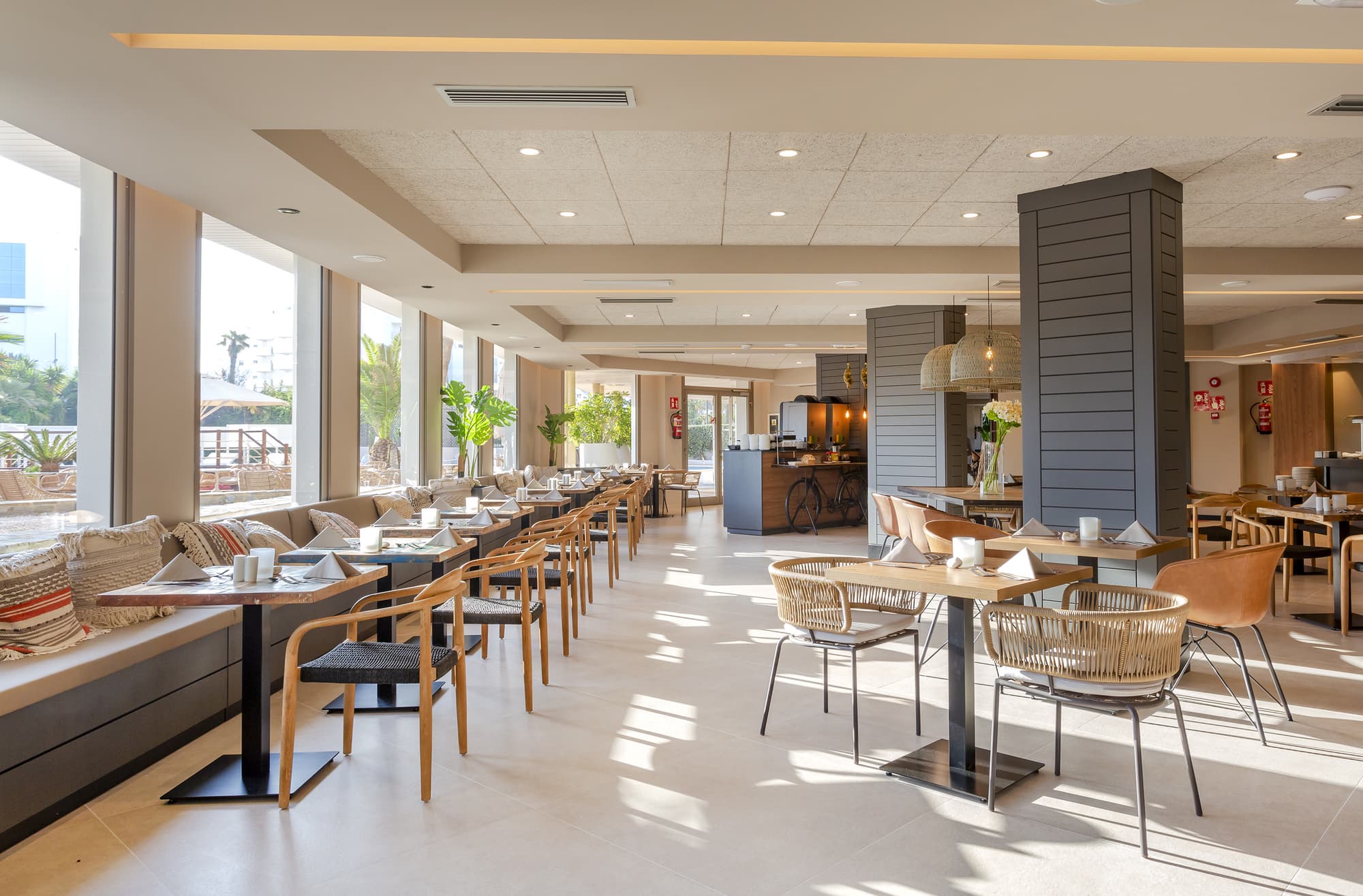 Marins Beach Club, Restaurant