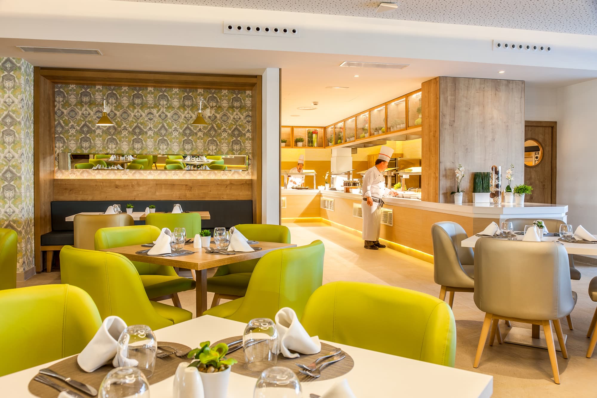 Viva Sunrise, Restaurant