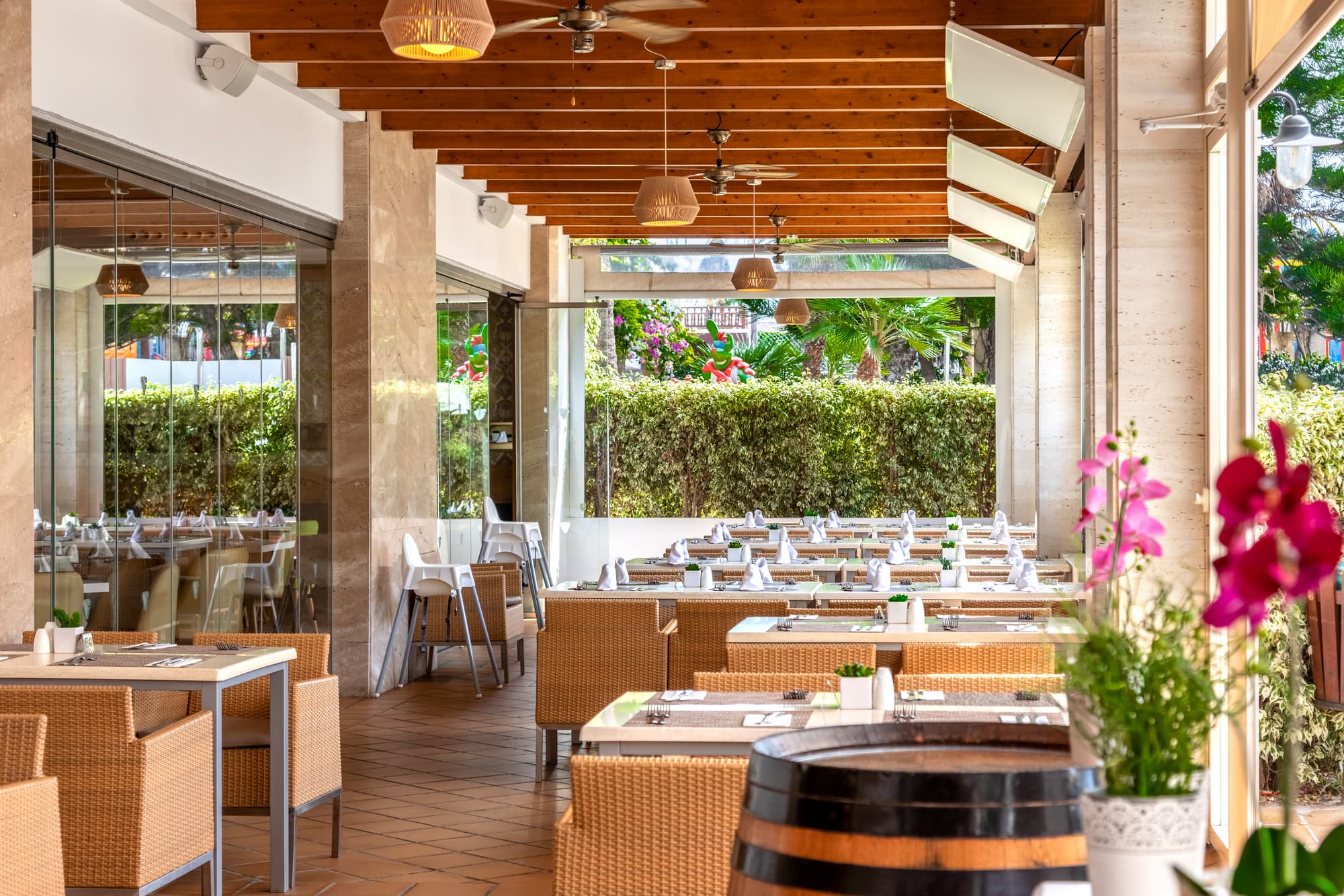 Viva Sunrise, Restaurant