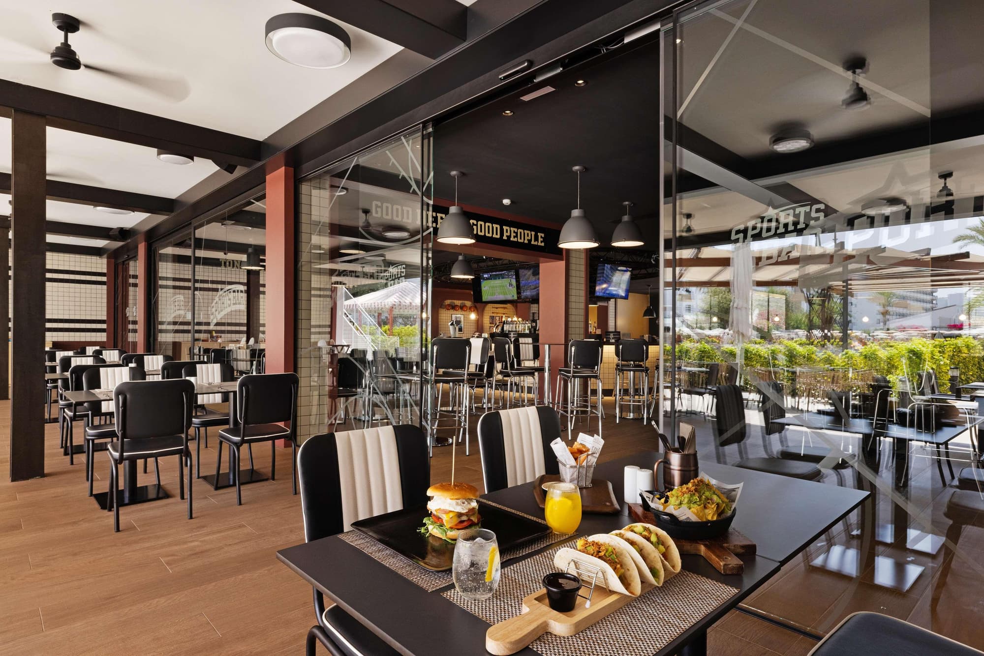 Viva Sunrise, Restaurant