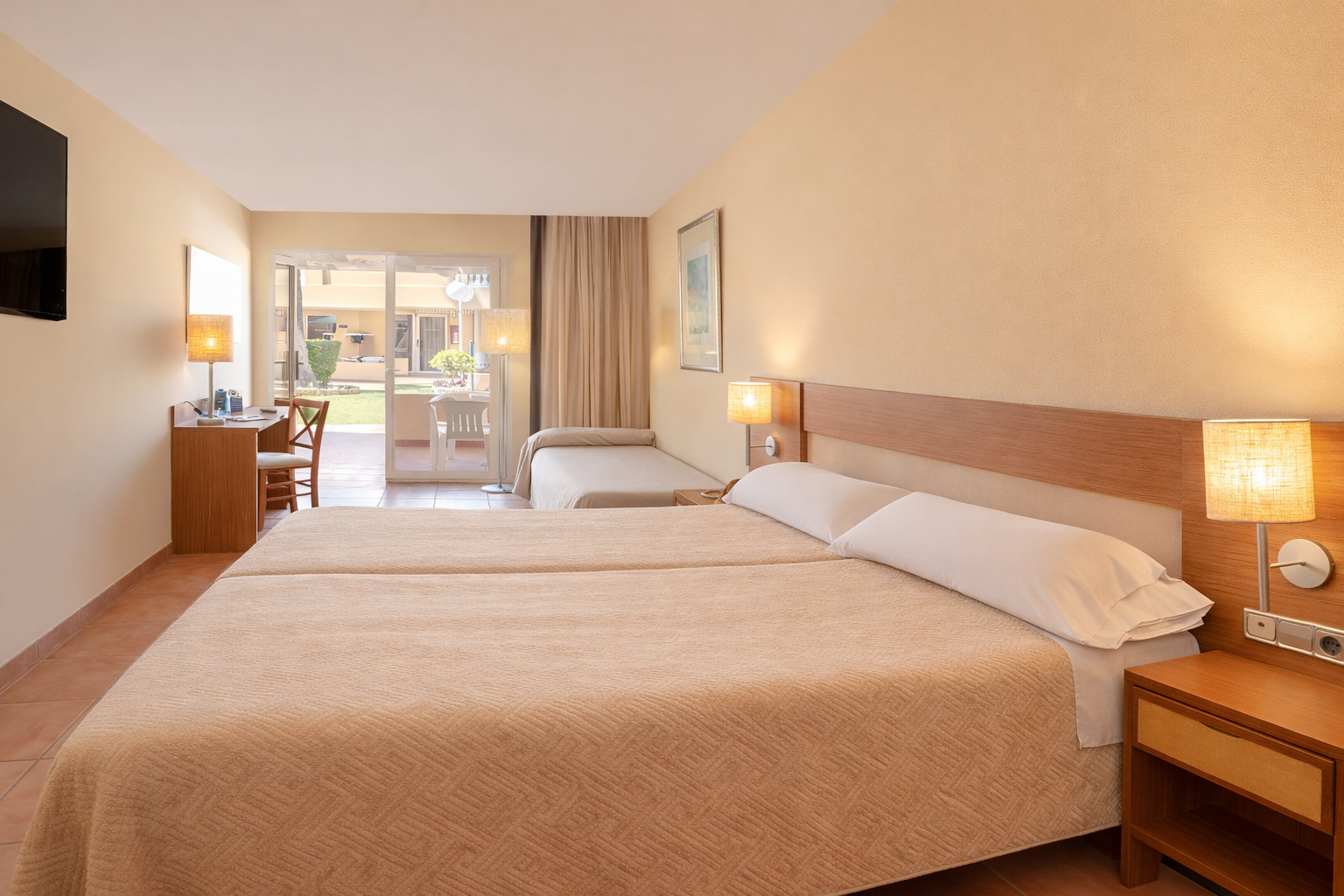 RH Casablanca Suites, Room