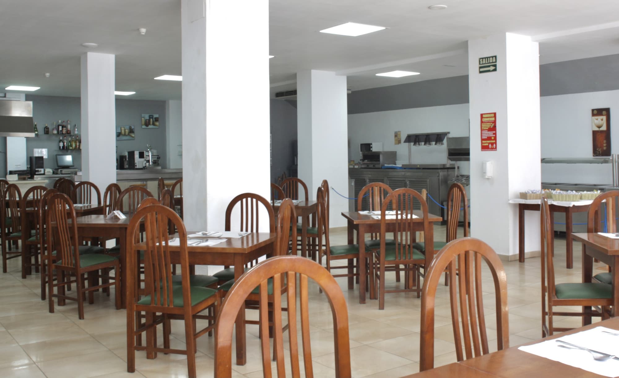 Park Plaza, Restaurant