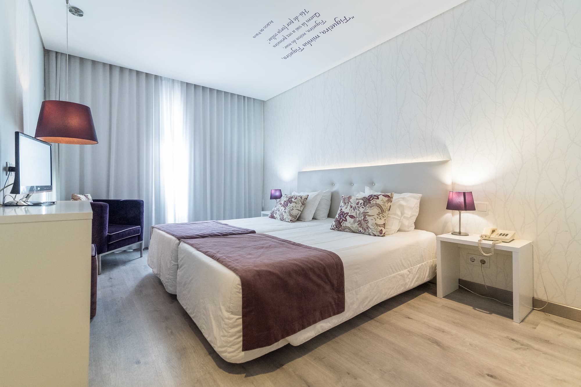 Costa de Prata I, Room