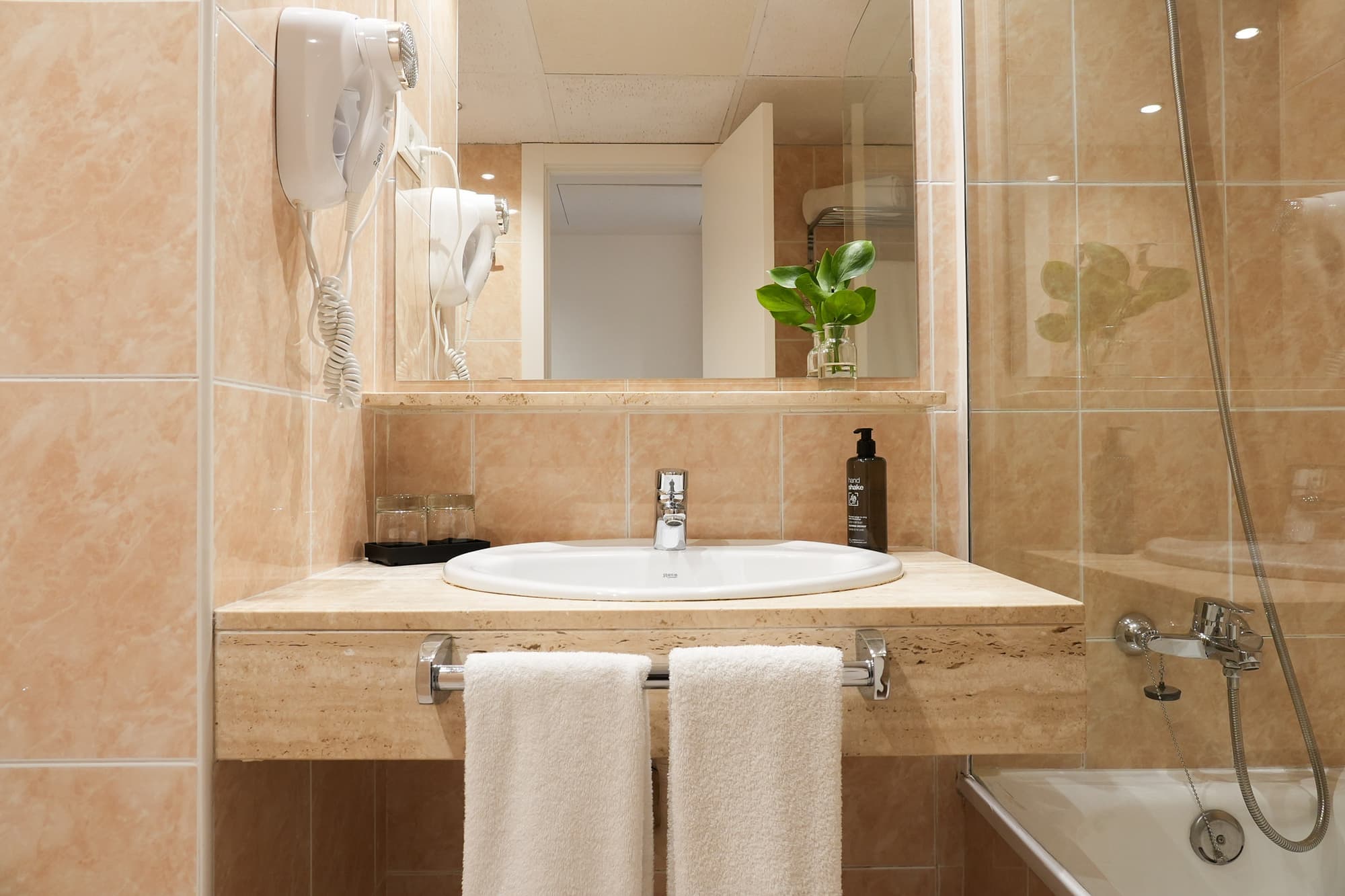 Arenas Atiram Hotel, General view