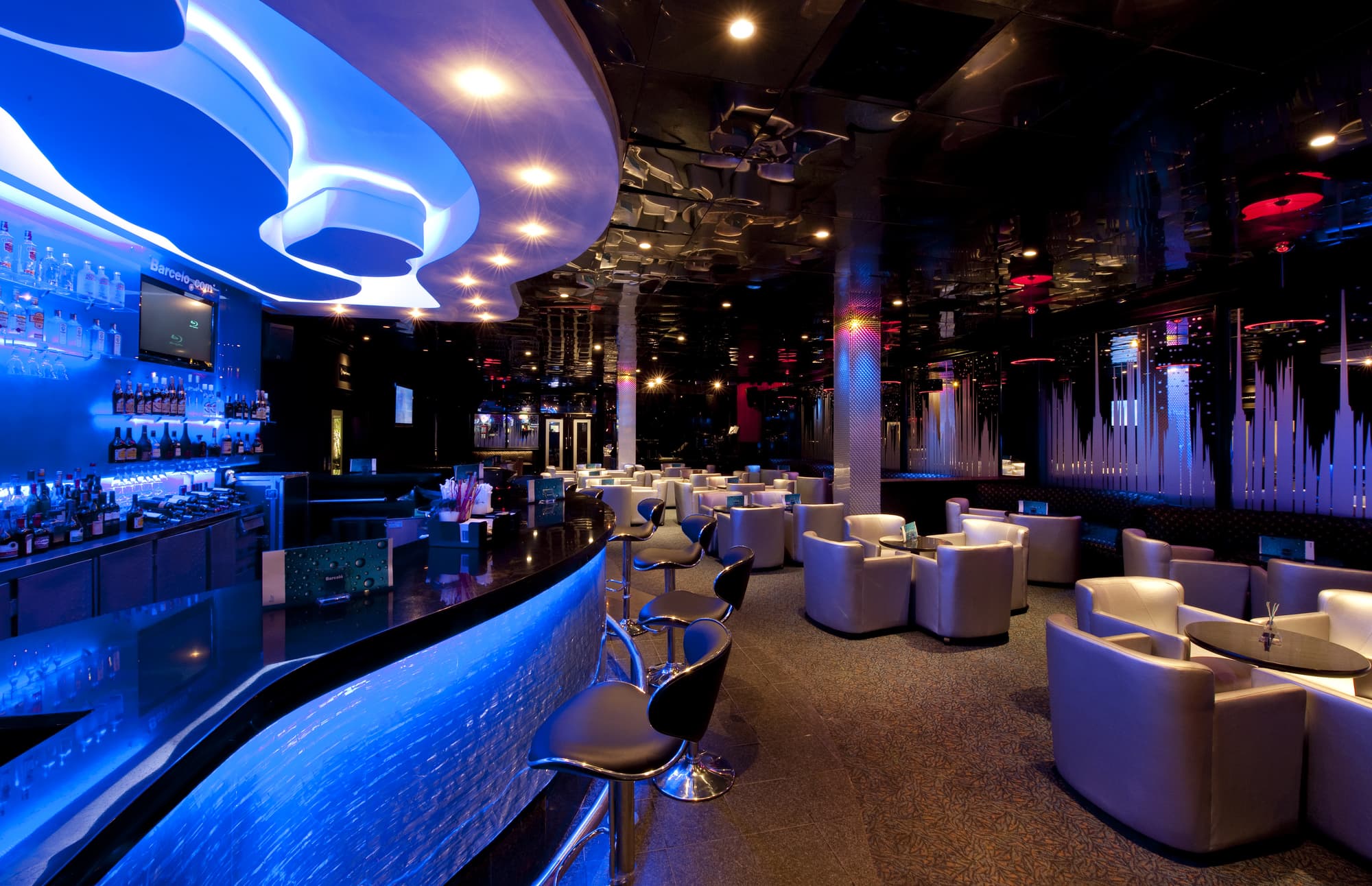 Barcelo Santo Domingo, Bar