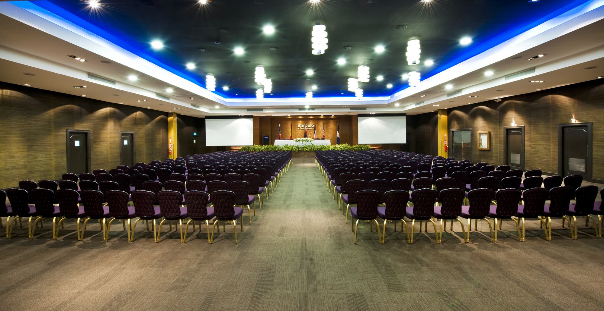 Barcelo Santo Domingo, Conferences