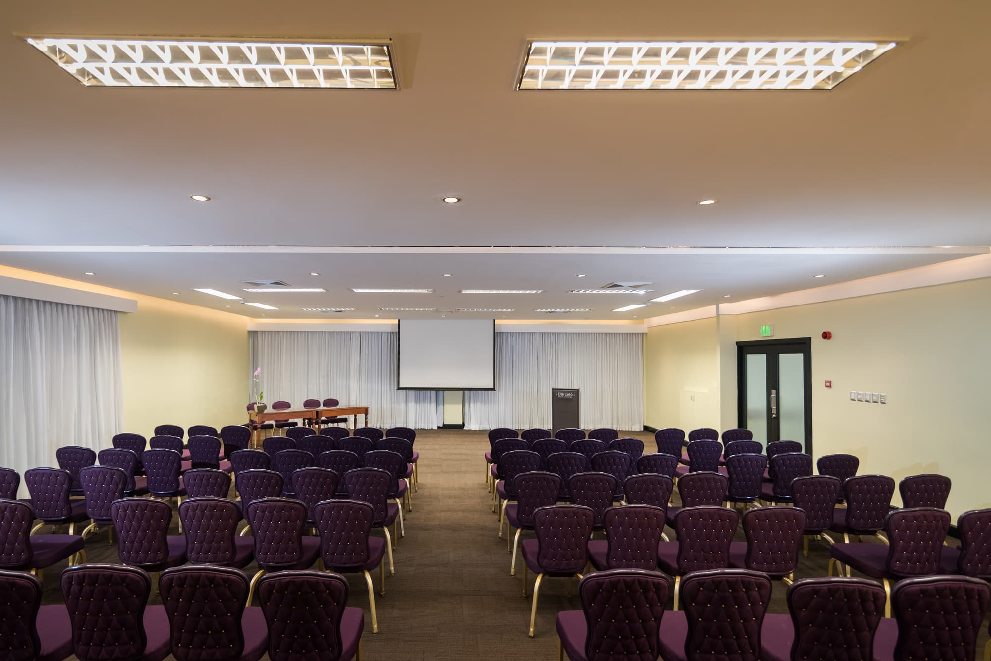 Barcelo Santo Domingo, Conferences