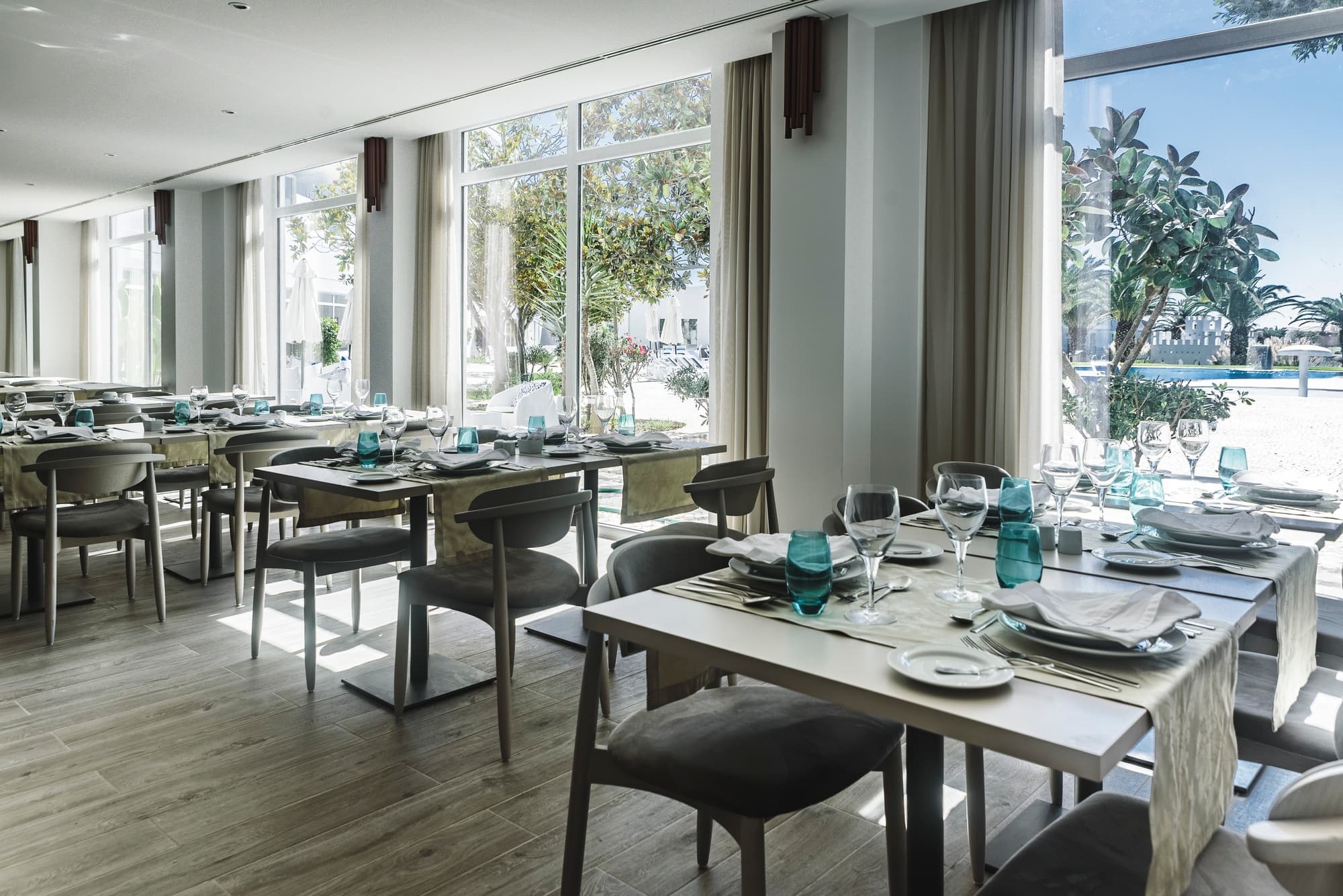 MH Atlântico, Restaurant