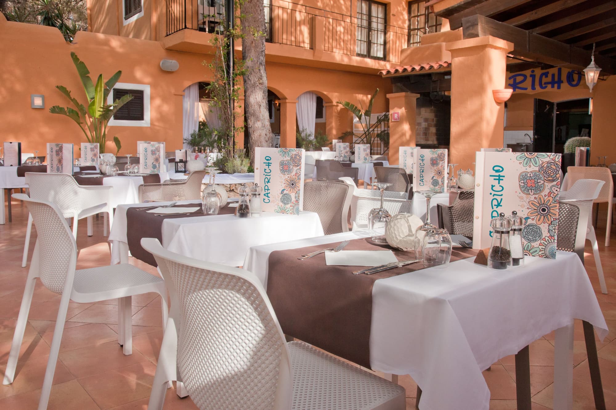 FERGUS Style Punta Arabi, Restaurant