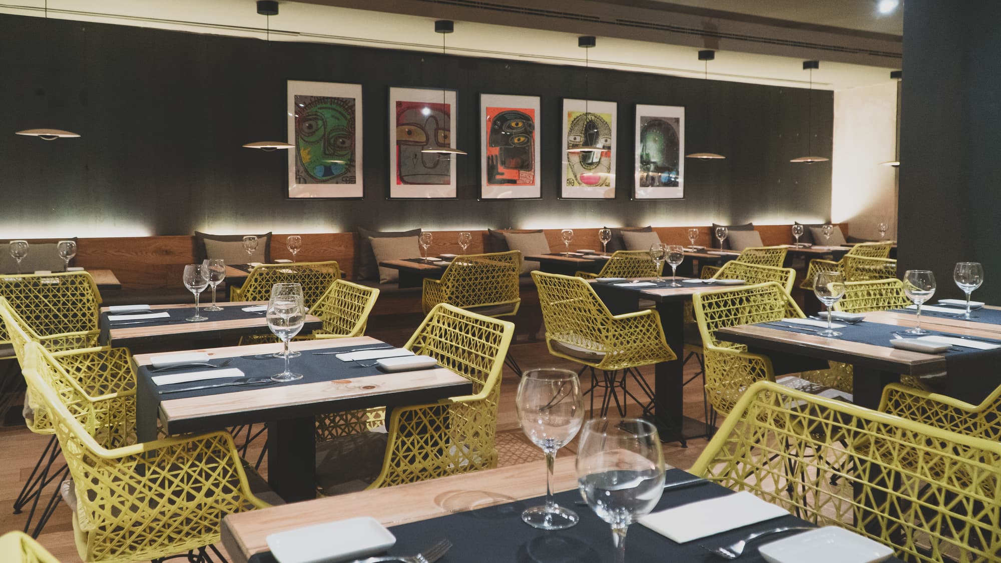 Zenit Abeba, Restaurant