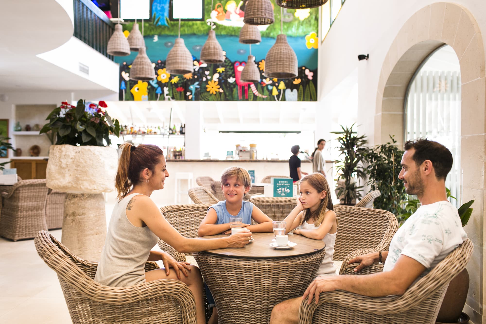 Royal Son Bou Family Club, Bar