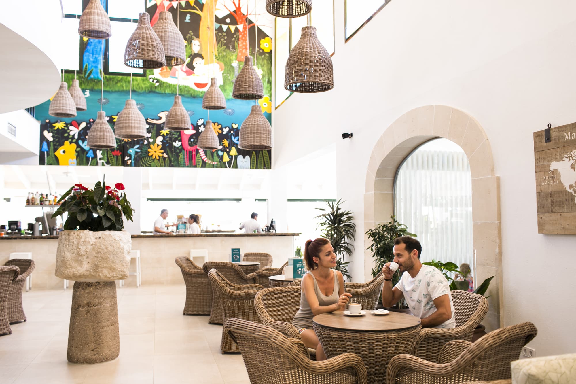 Royal Son Bou Family Club, Bar