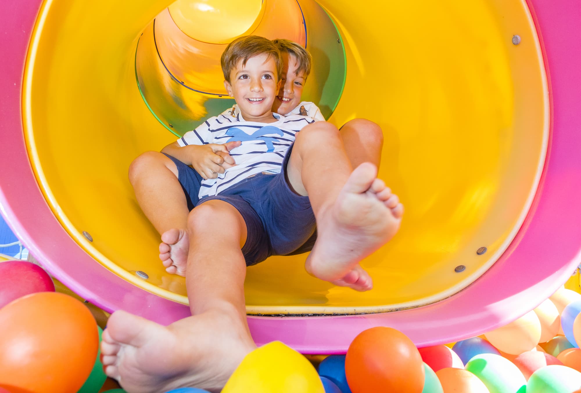 Royal Son Bou Family Club, Sports and Entertainment