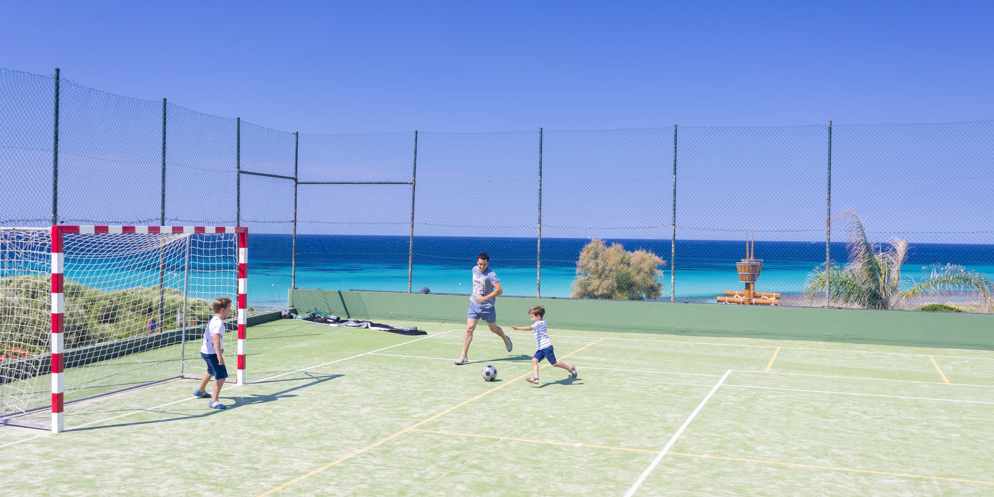 Royal Son Bou Family Club, Sports and Entertainment