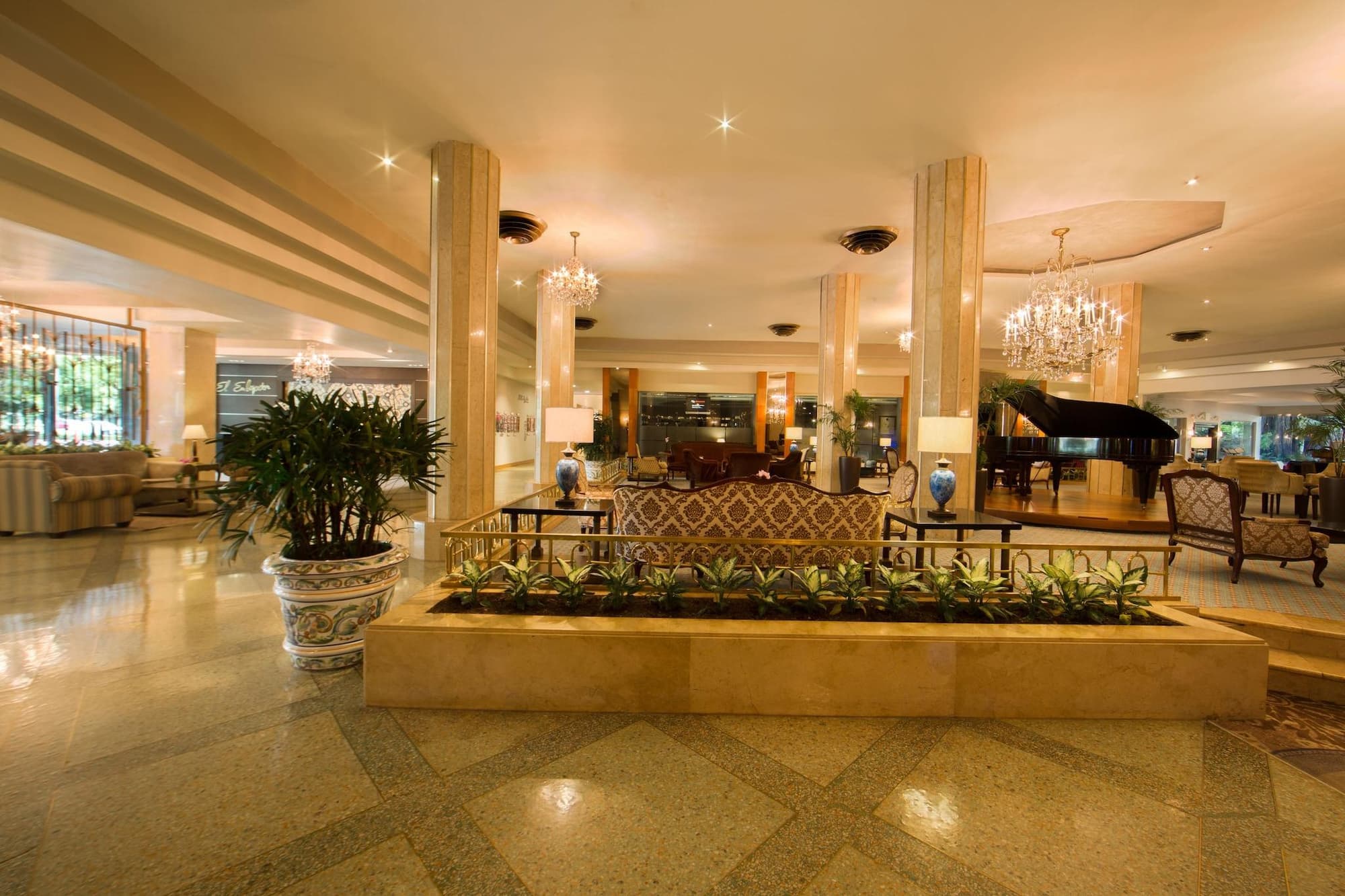 El Embajador, A Royal Hideaway Hotel, Lobby
