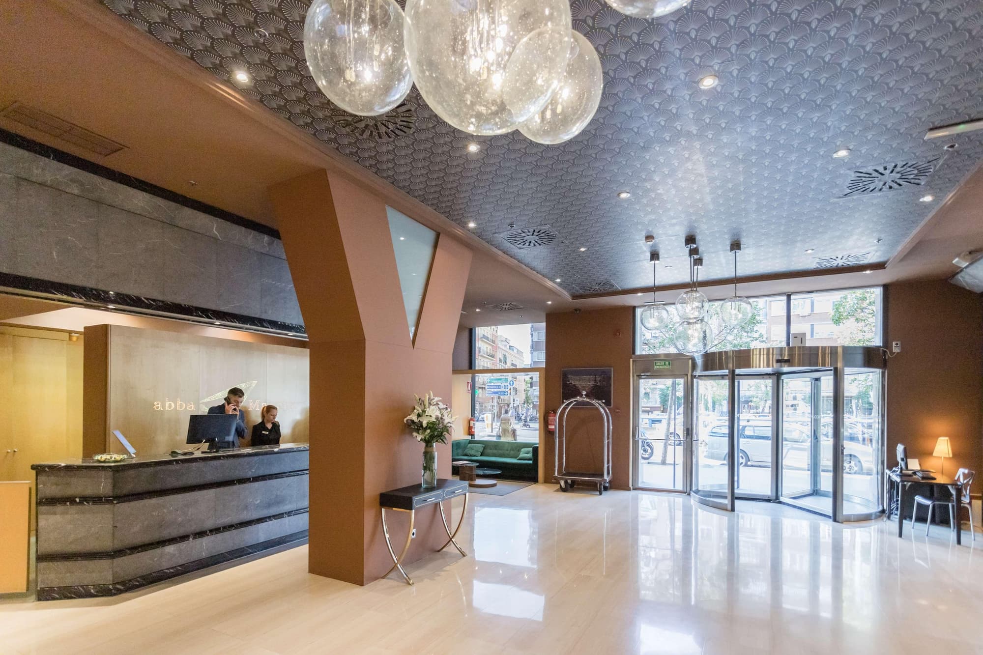 Abba Madrid, Lobby