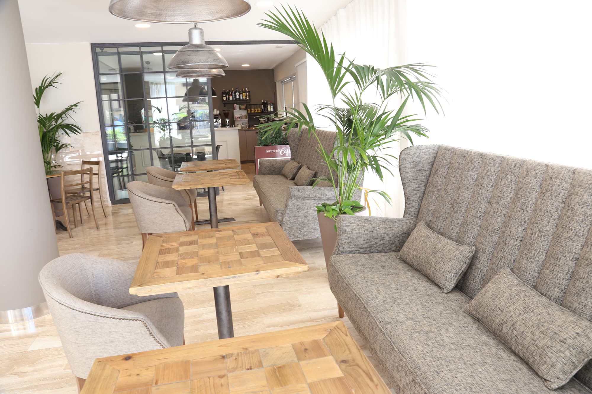 Metropol Hotel, Lobby