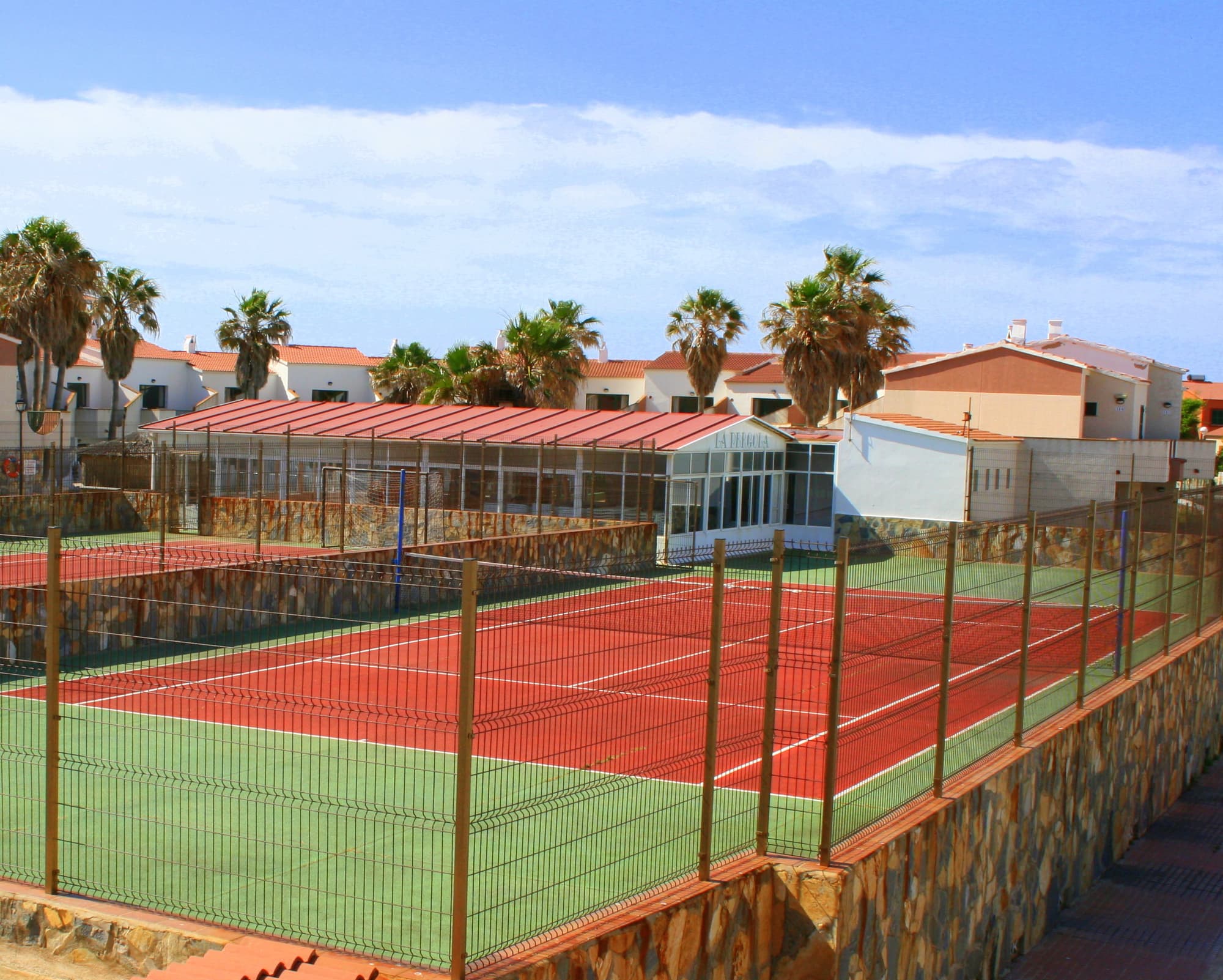 Apartamentos Lentiscos by MIJ, Sports and Entertainment