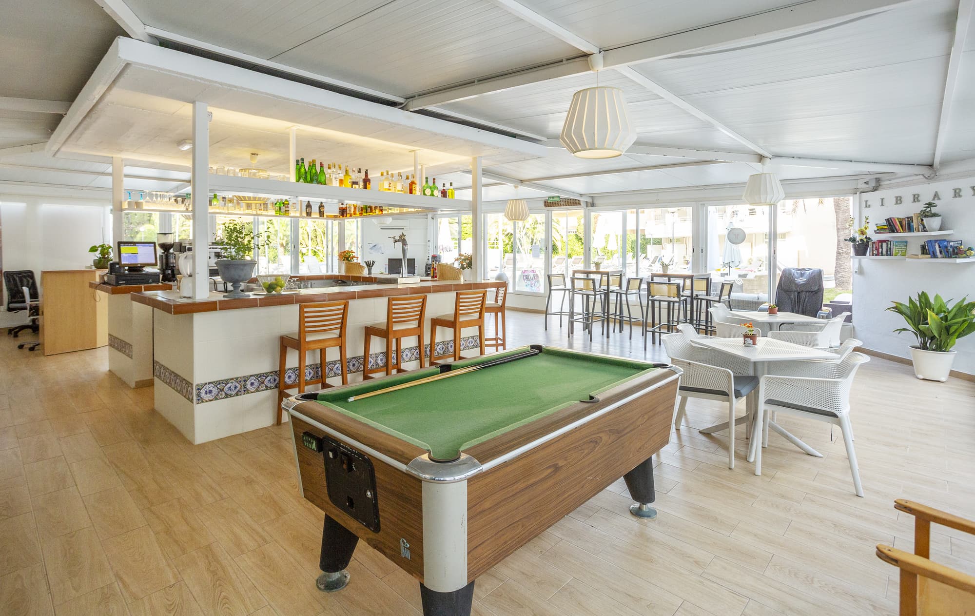 APARTAMENTOS CLUB SA COMA, Bar