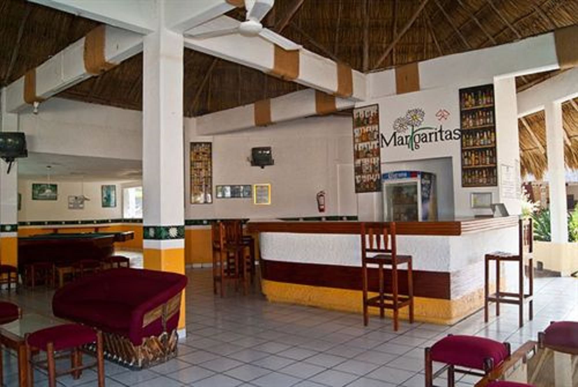 Qualton Club Ixtapa All Inclusive, Bar