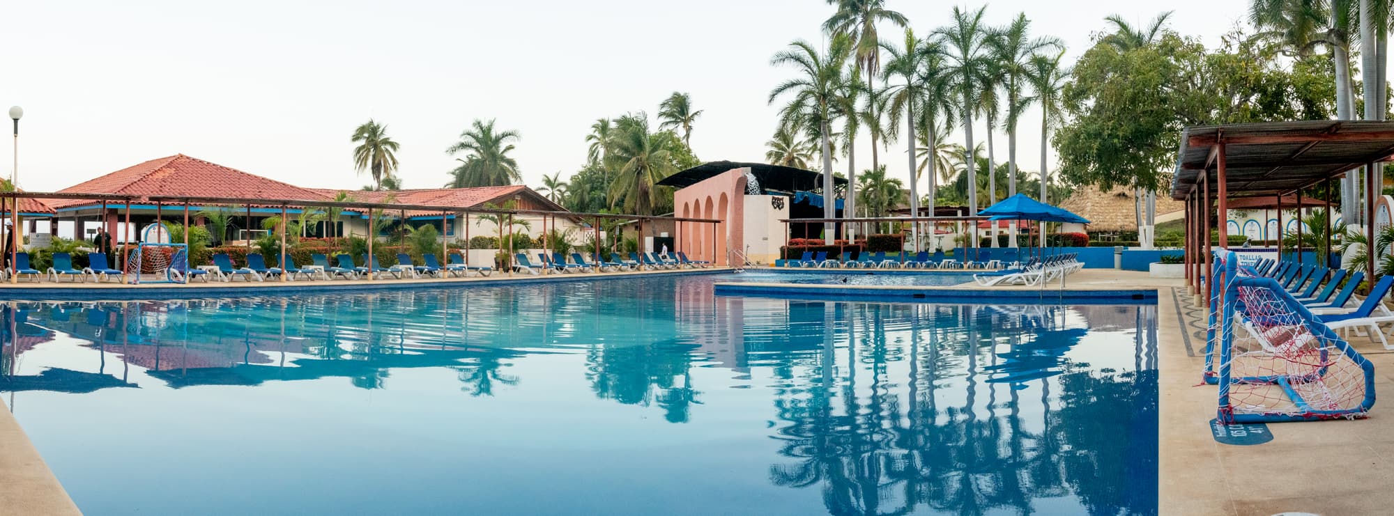 Qualton Club Ixtapa All Inclusive, Pool