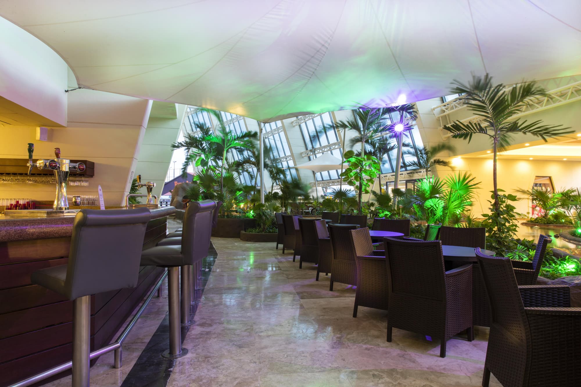 Crown Paradise Club Cancun All Inclusive, Bar