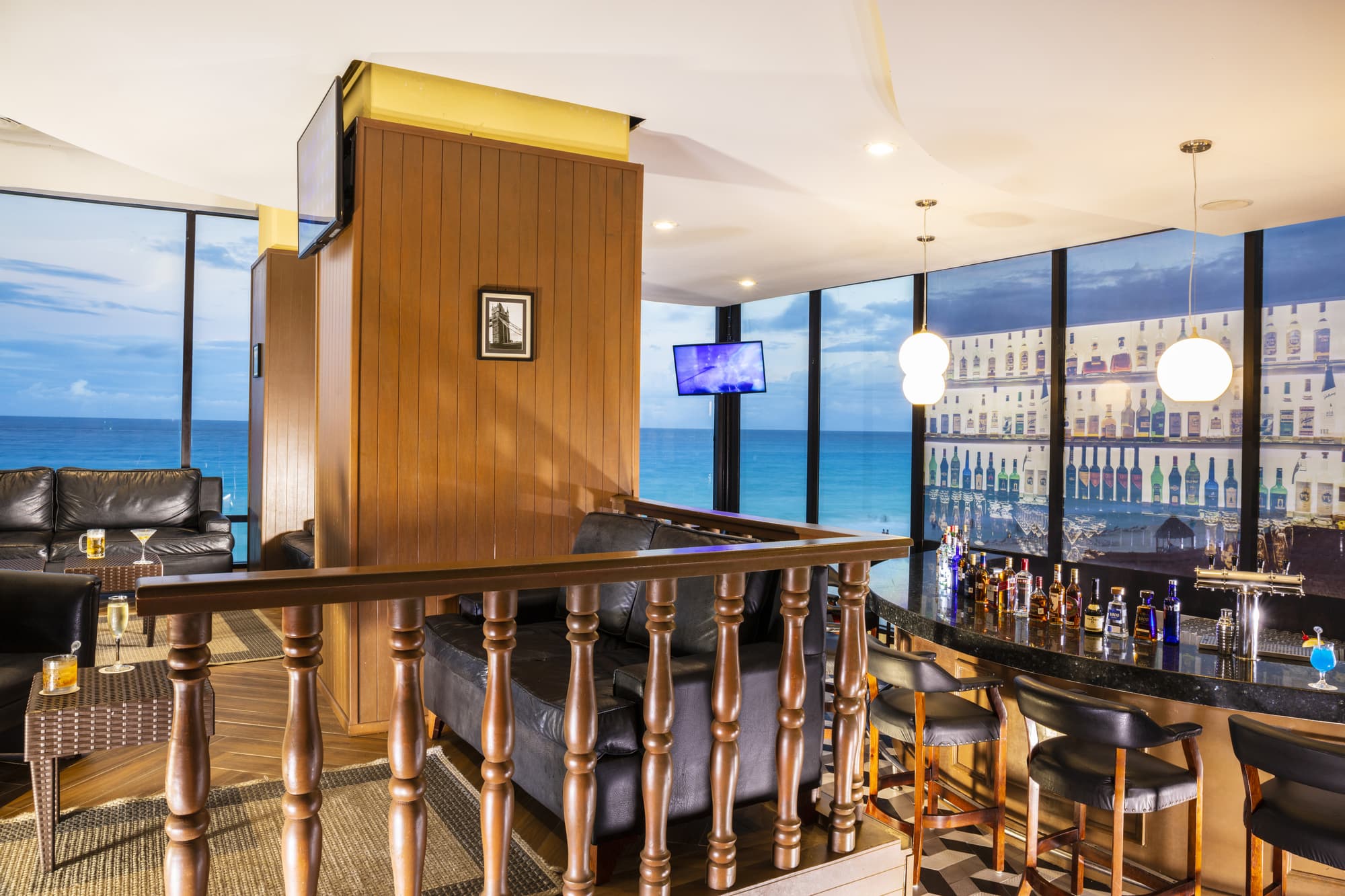 Crown Paradise Club Cancun All Inclusive, Bar