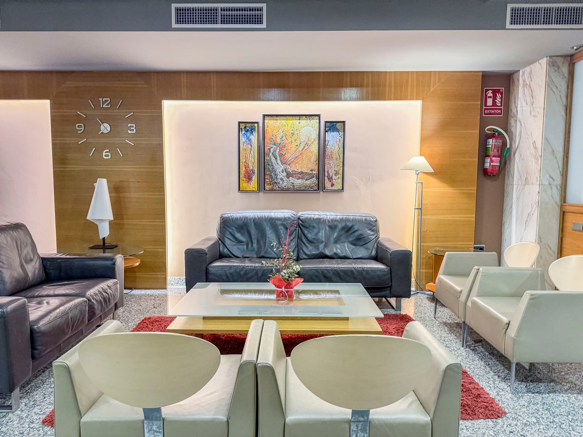 Nuevo Torreluz, Lobby