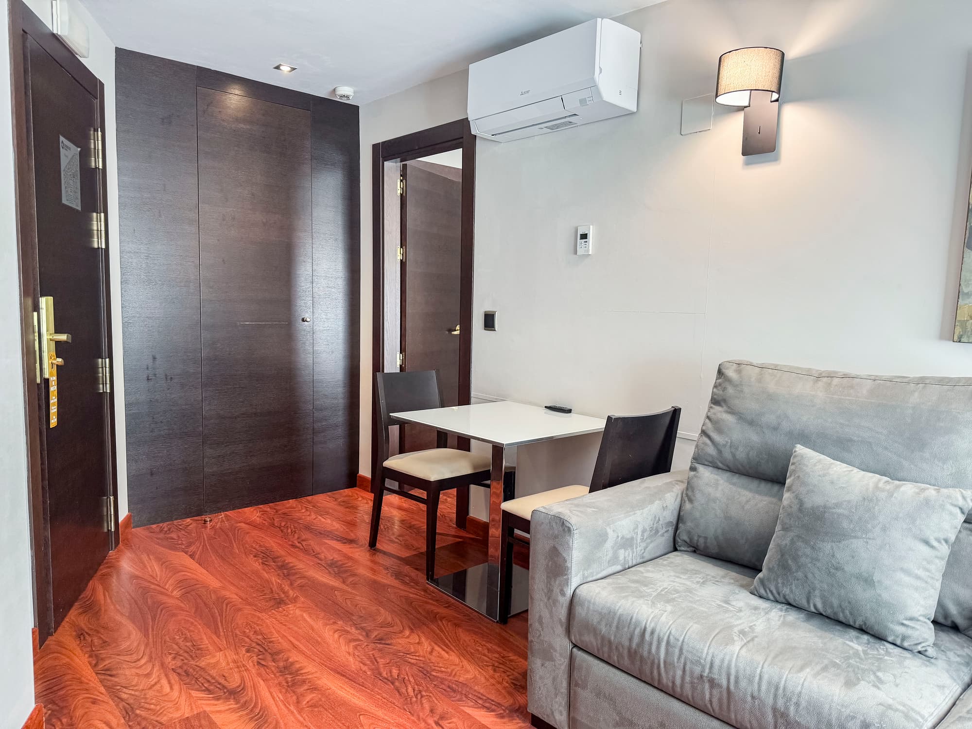 Nuevo Torreluz, Room