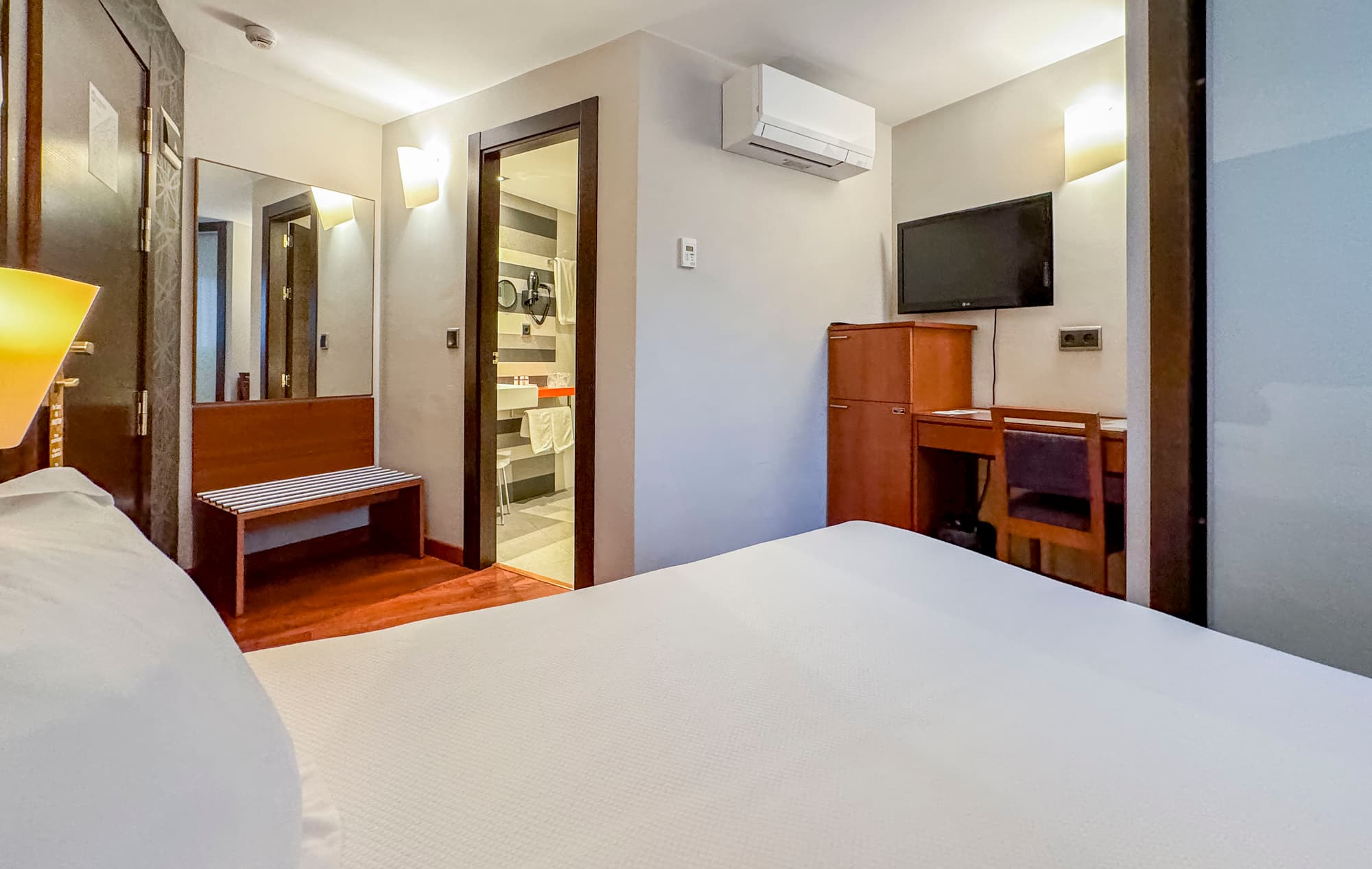 Nuevo Torreluz, Room