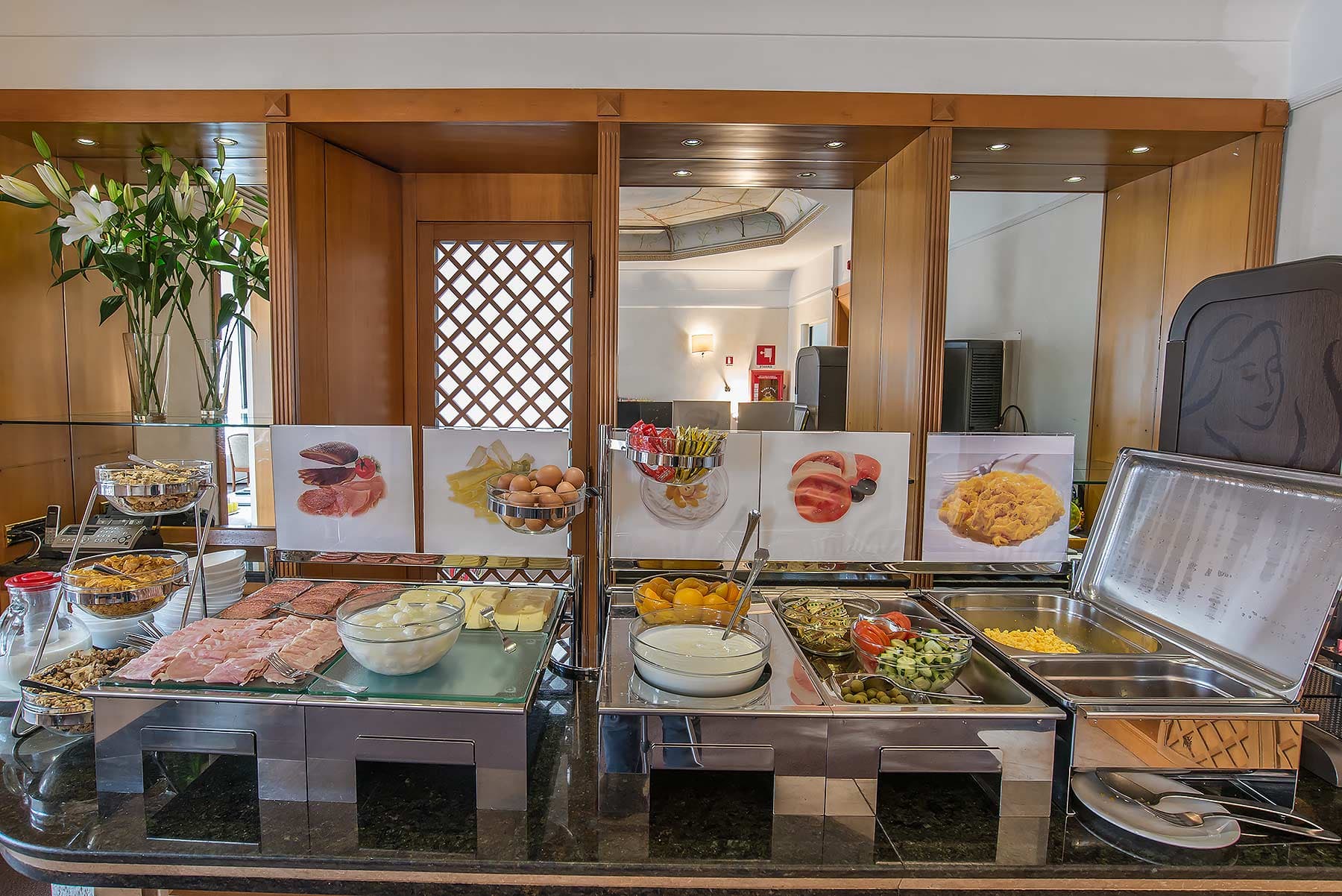 Tritone, General view