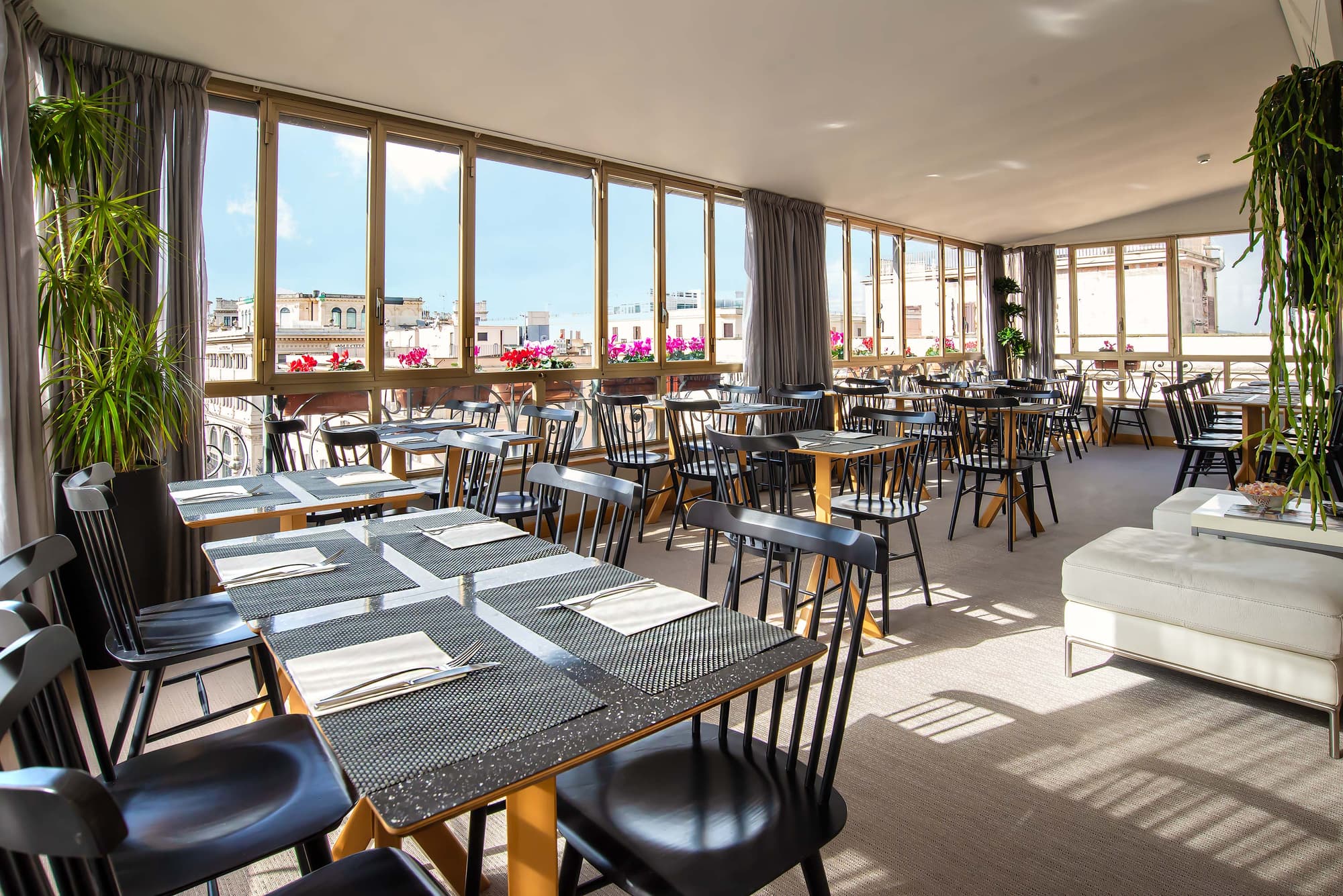 Tritone, General view