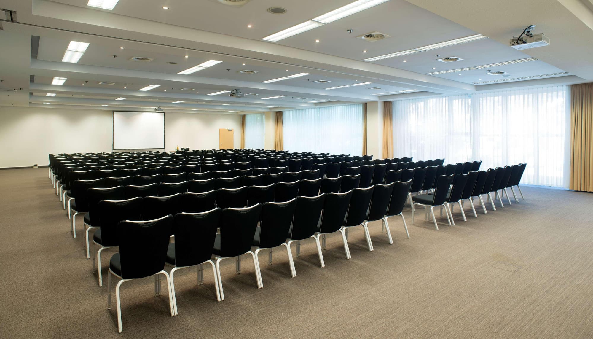 NH Dresden Neustadt, Conferences