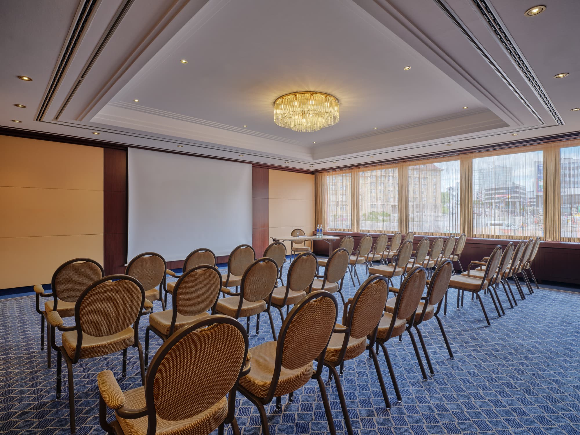 Steigenberger Graf Zeppelin, Conferences