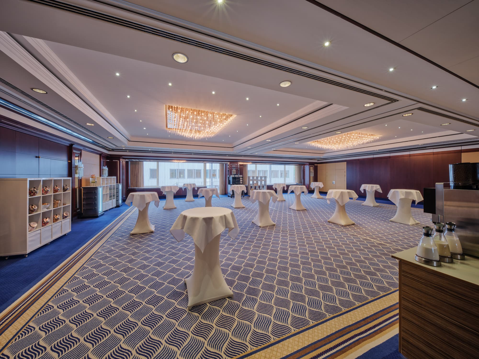 Steigenberger Graf Zeppelin, Conferences