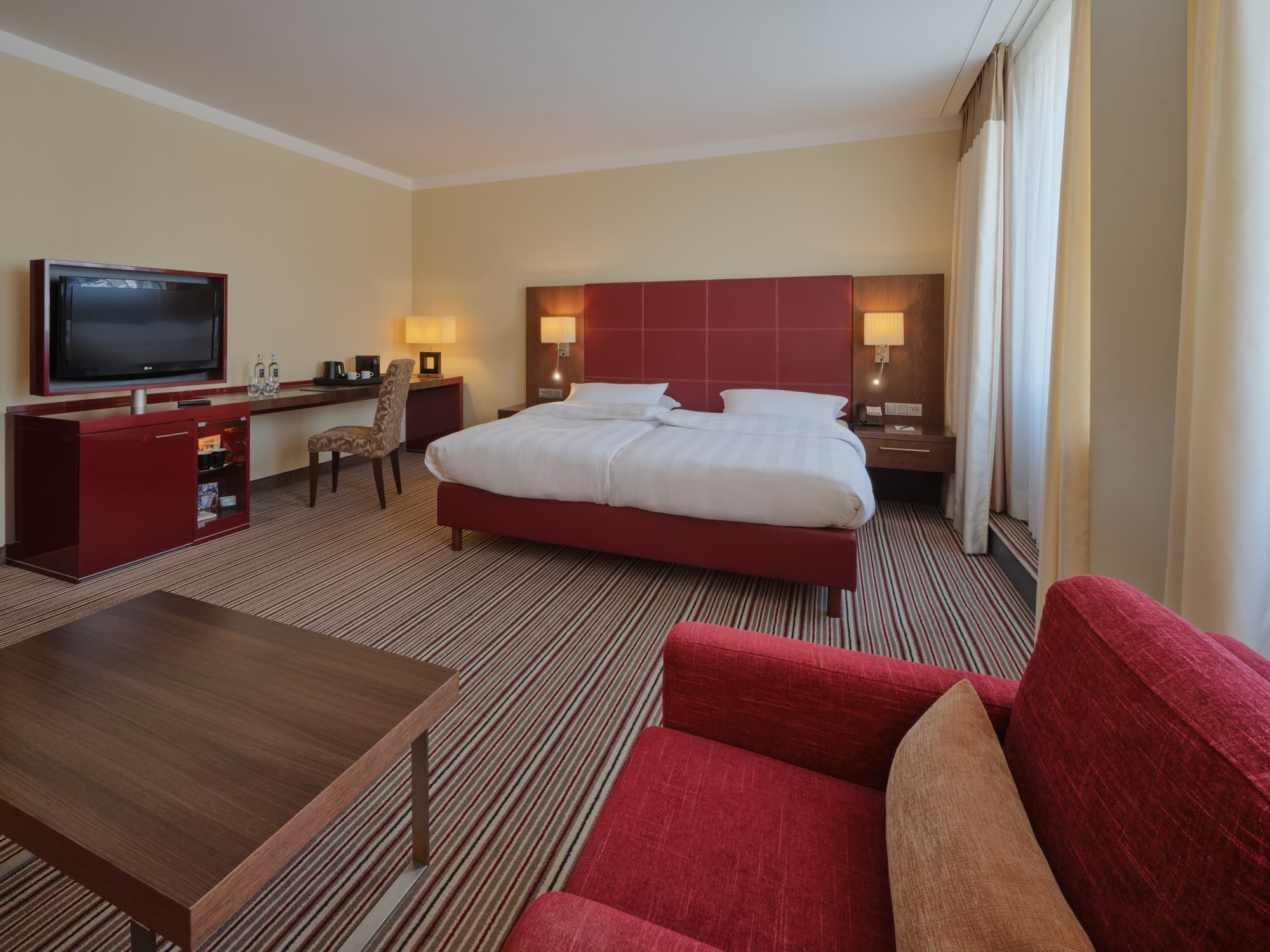 Steigenberger Graf Zeppelin, Room