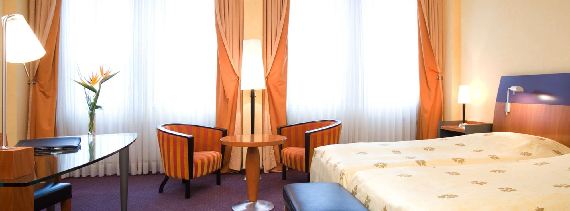 Steigenberger Graf Zeppelin, Room