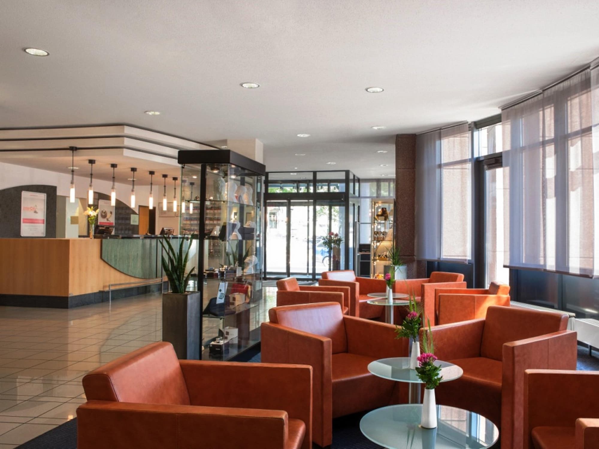 IntercityHotel Freiburg, Lobby