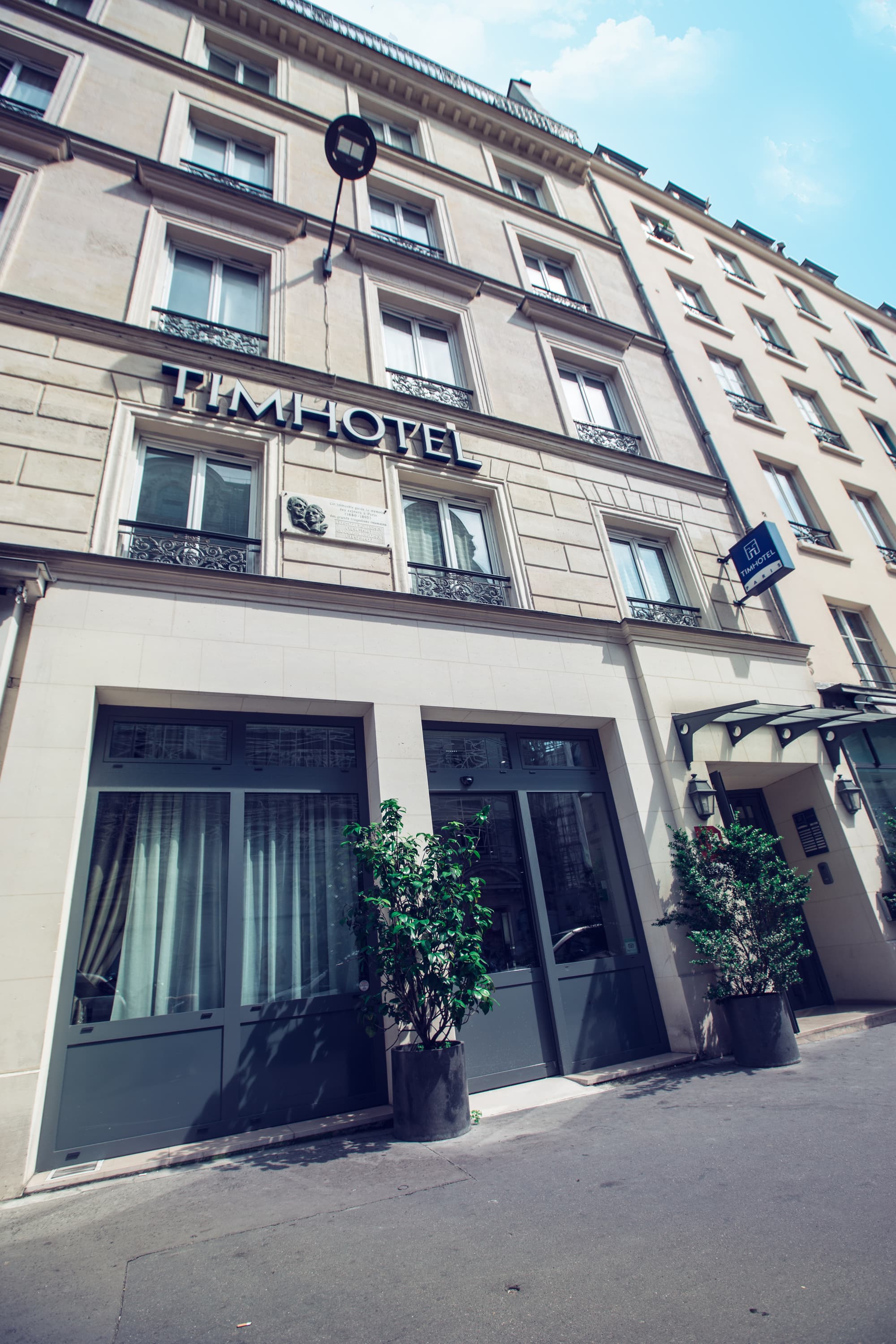 Timhotel Le Louvre, General view