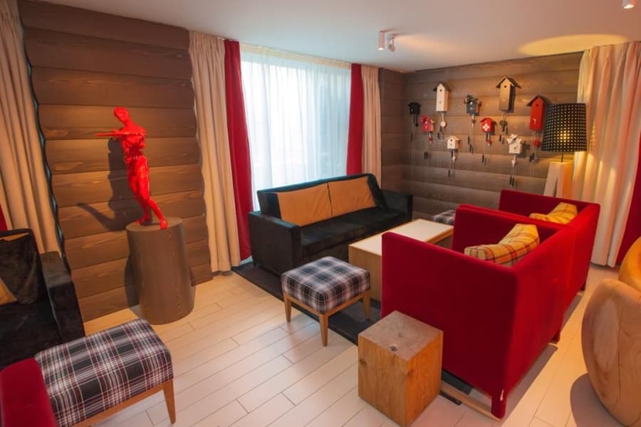 Agora Swiss Night by Fassbind Lausanne, Lobby