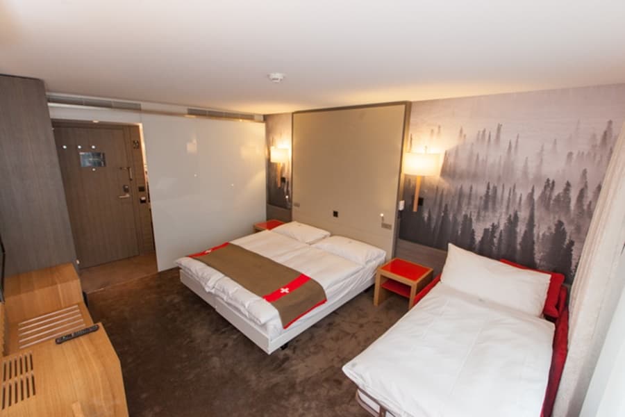 Agora Swiss Night by Fassbind Lausanne, Room