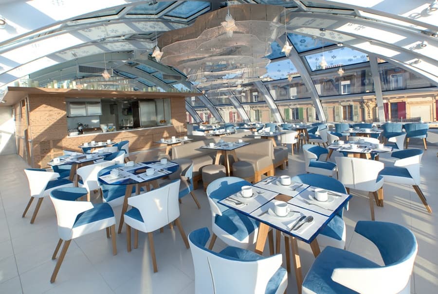 Agora Swiss Night by Fassbind Lausanne, Terrace