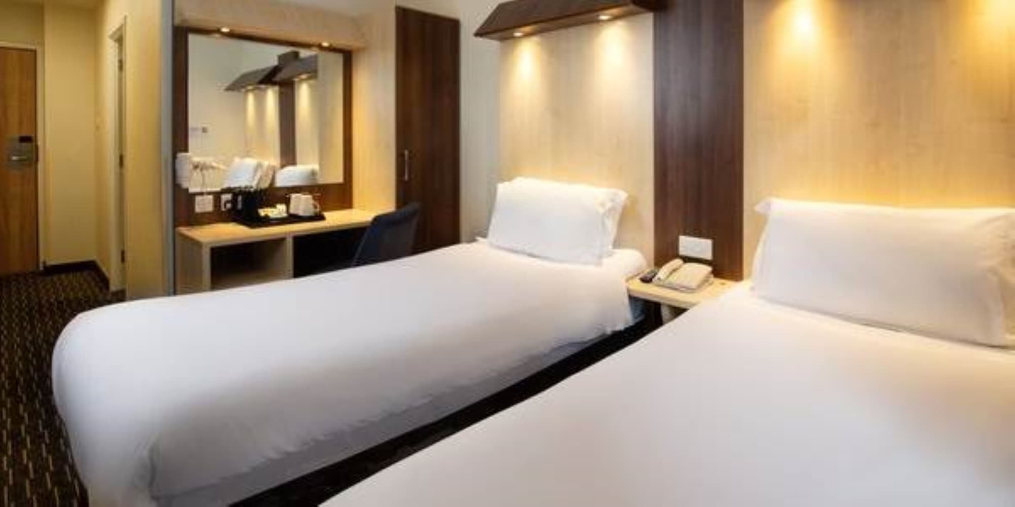 Royal National, Room