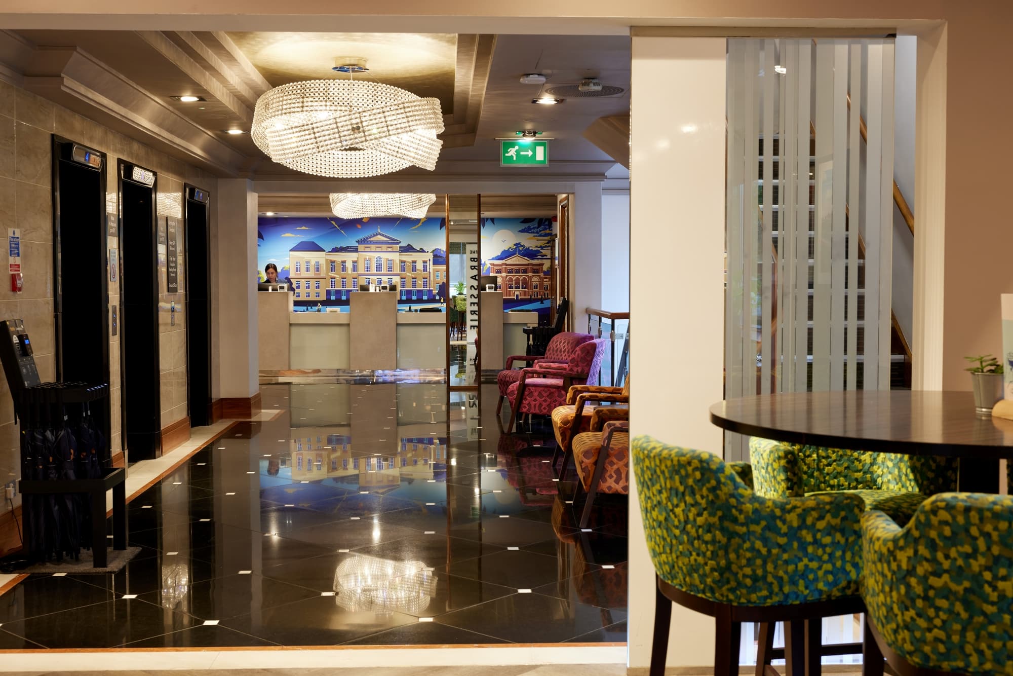 Thistle London Hyde Park Kensington Gardens, Lobby