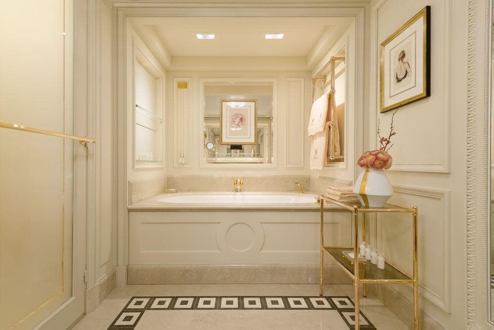 Ritz Paris, Room
